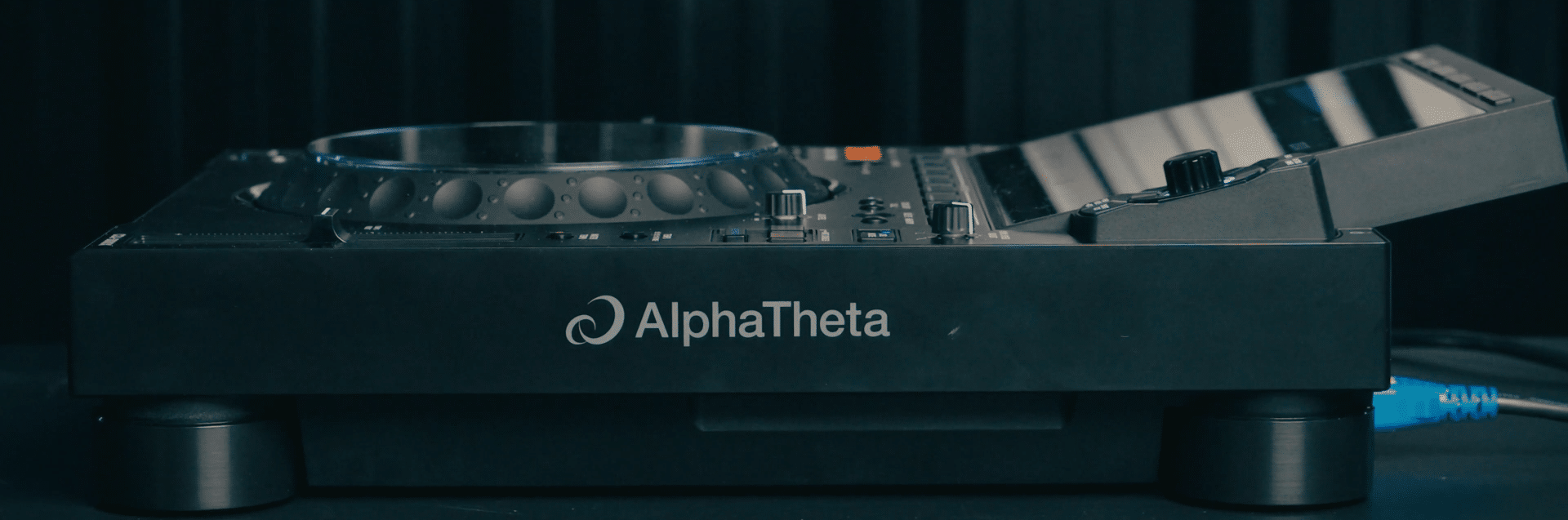 AlphaTheta CDJ3000X Side